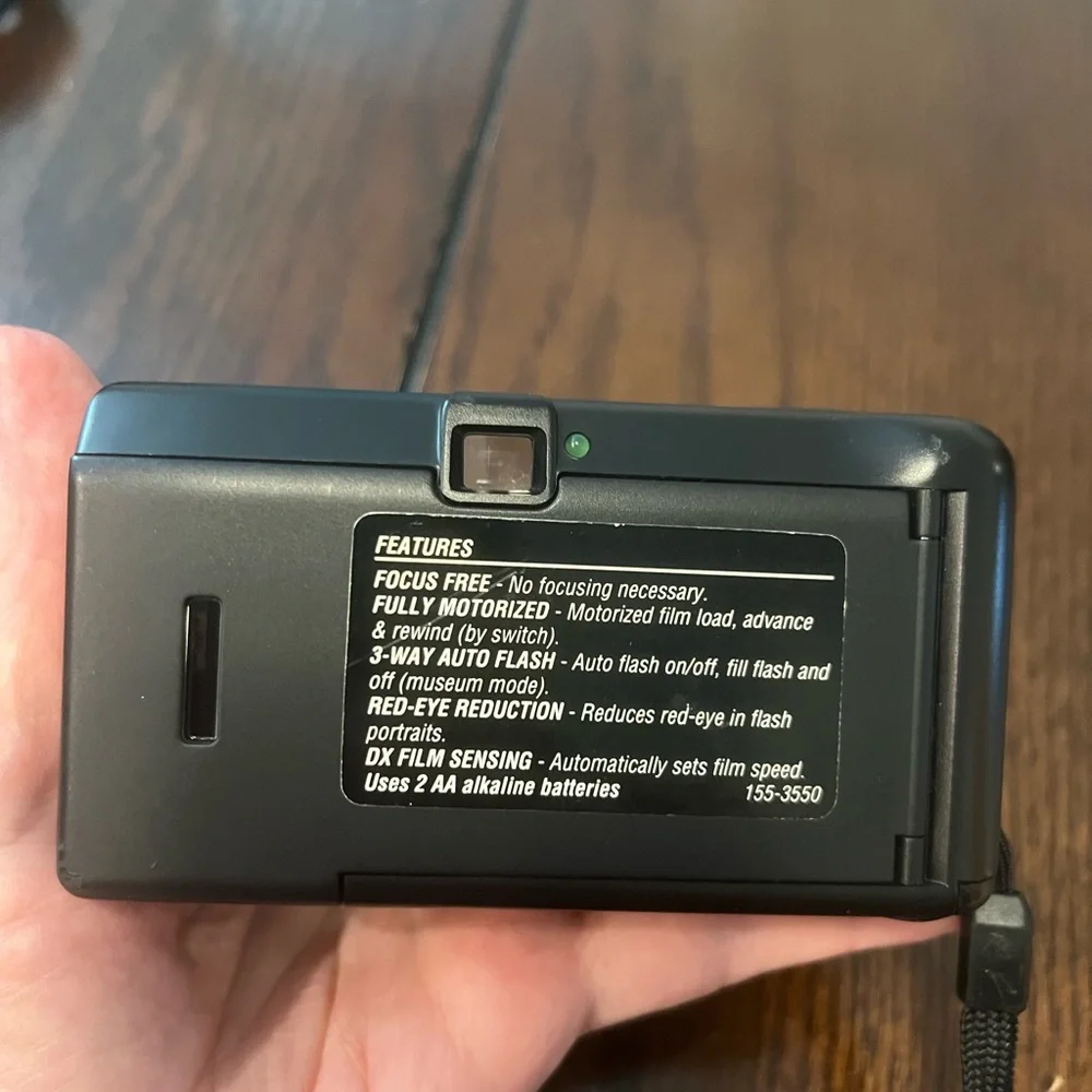 Vivitar VP3550 Focus Free Point & Shoot 35mm Film Camera
